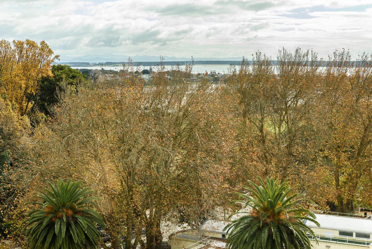 Top Of The Town Bed & Breakfast Tauranga Bagian luar foto